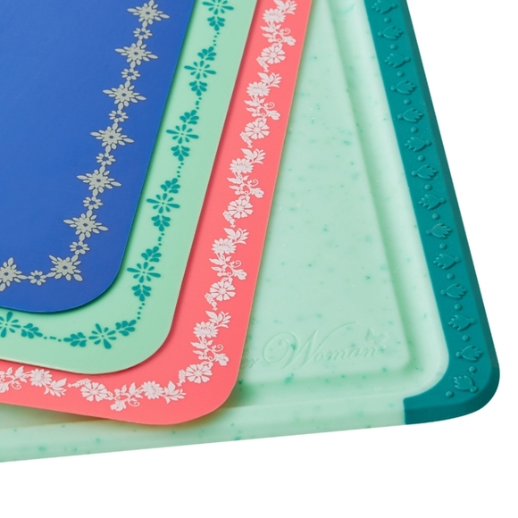 New Pioneer Woman Fancy Flourish Cultery Set - Picture 3 of 7